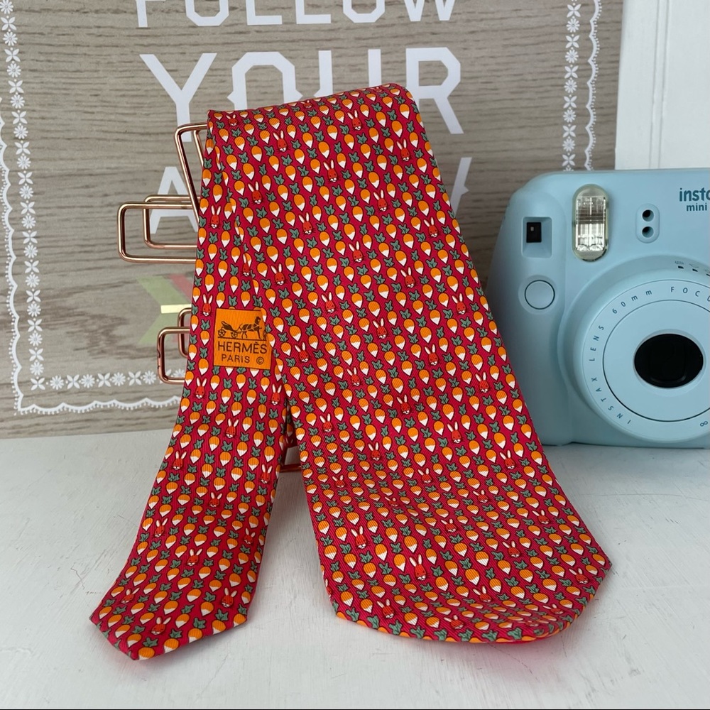 Hermès Paris Red Carrots 🥕 and Bunnies 🐰 Silk Tie